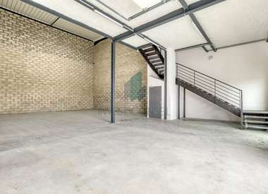 Local d'activité 207 m²