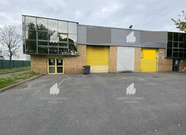Local d'activité 153 m²