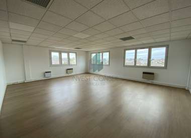 Bureaux 92 m²