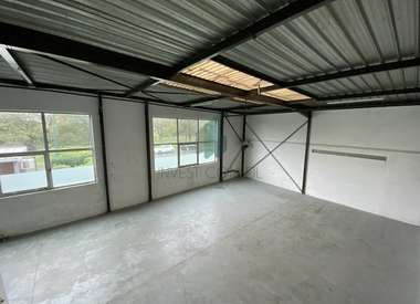 Local d'activité 200 m²