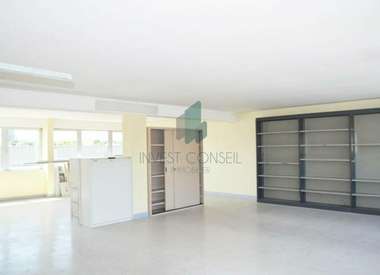 Bureaux 300 m²