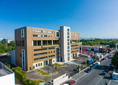 Local d'activité 1757 m²