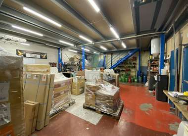 Local d'activité 290 m²