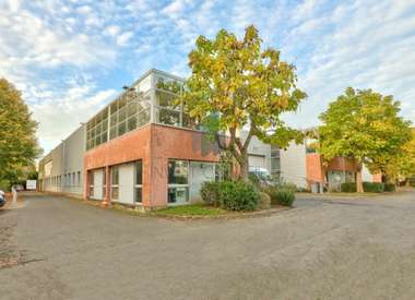Local d'activité 326 m²