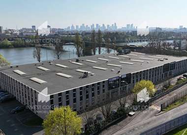 Local d'activité 960 m²