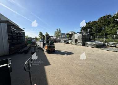 Local d'activité 310 m²