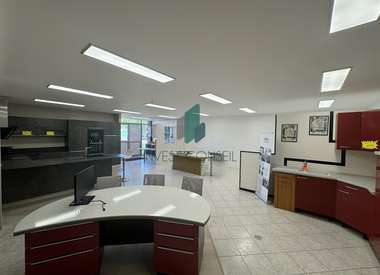 Boutique 193 m²