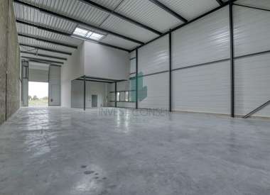 Local d'activité 2390 m²