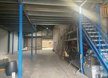 Local d'activité 320 m²