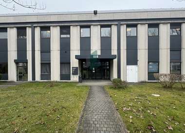 Local d'activité 1251 m²