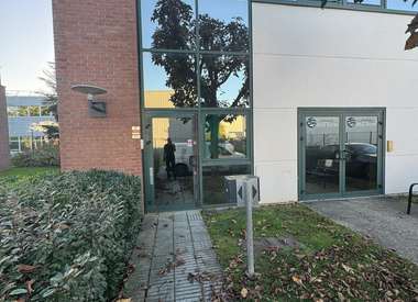 Local d'activité 473 m²