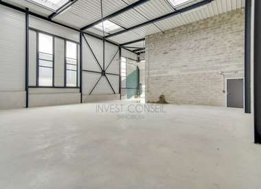 Local d'activité 318 m²