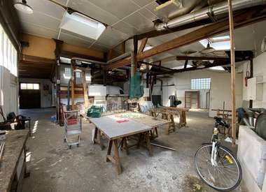 Local d'activité 309 m²