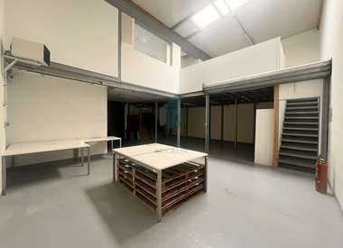 Local d'activité 155 m²