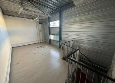 Local d'activité 220 m²