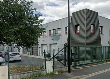 Local d'activité 320 m²