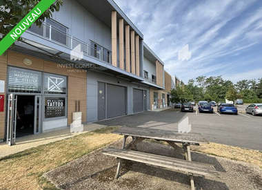 Local d'activité 401 m²