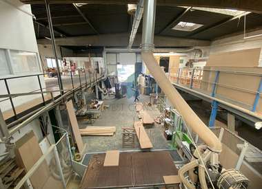 Local d'activité 690 m²