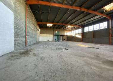 Local d'activité 947 m²