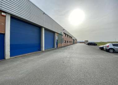 Local d'activité 195 m²