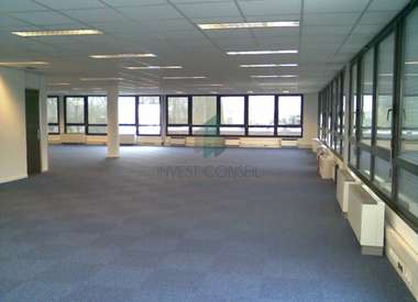 Bureaux 775 m²