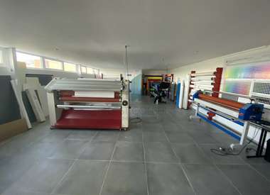 Local d'activité 220 m²