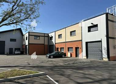 Local d'activité 211 m²