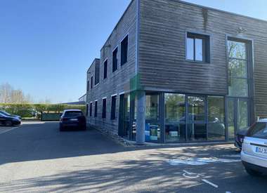 Local d'activité 835 m²