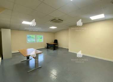 Bureaux 97 m²