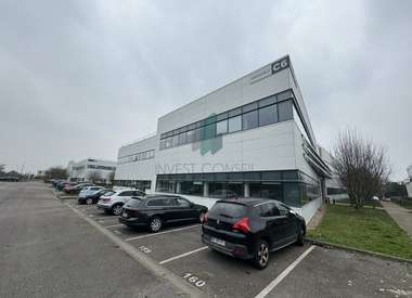 Local d'activité 819 m²