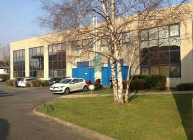 Local d'activité 900 m²