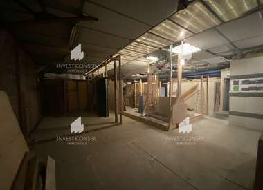 Local d'activité 213 m²