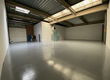 Local d'activité 389 m²